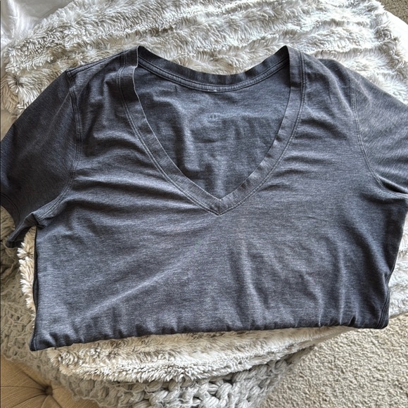 Lululemon Athletica Gray Fitted Short Sleeve Tee - Picture 3 of 4